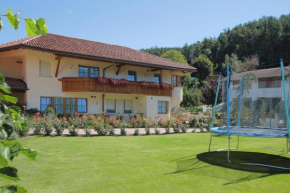 Apartment in Naz-Sciaves with garden